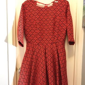 Elbow sleeve fit flare geometric red Lucy Paris